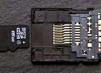 Czy jest przejściówka z HDMI na USB?
