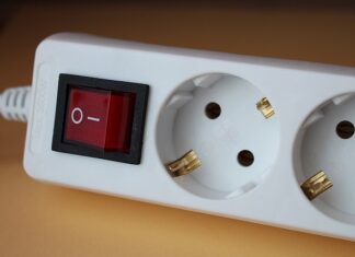 Co jest lepsze agregat czy przetwornica?