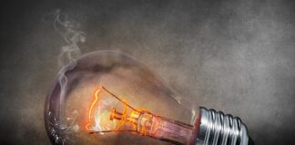 Czy do elektrycznego wspomagania jest płyn?