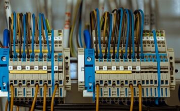 Ile gniazdek można podpiąć pod bezpiecznik 16?